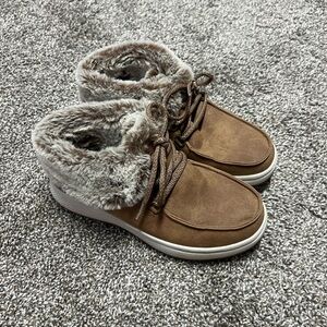 Cozy Brown Fur-Lined Women's Shoes